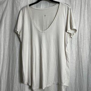 Lululemon White tshirt v-neck size 10